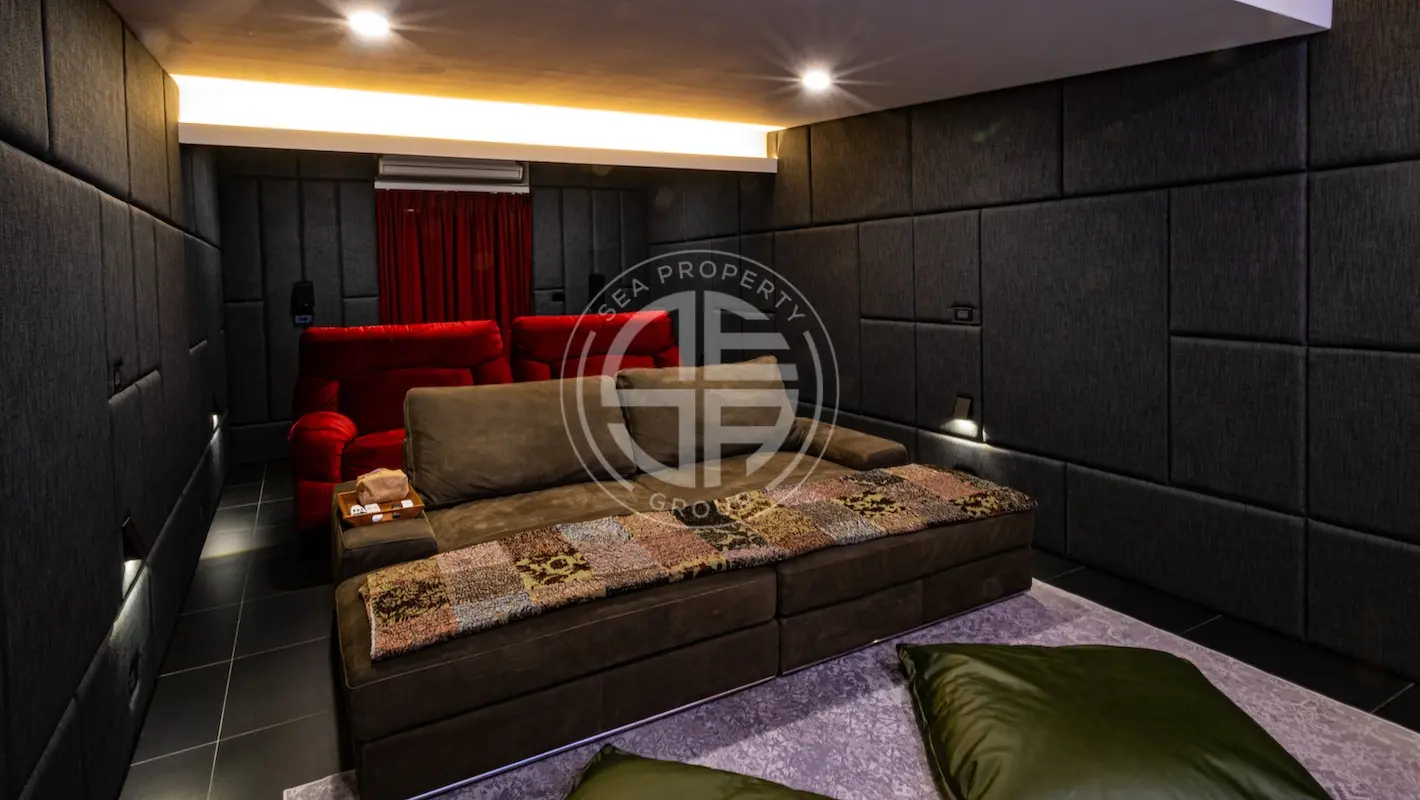 Mountainside Vila with Ocean view in Samui